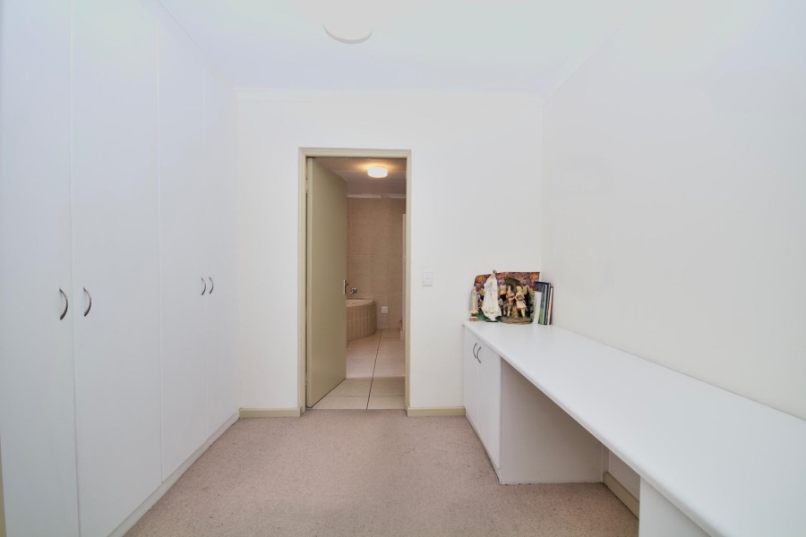 4 Bedroom Property for Sale in Plattekloof Western Cape